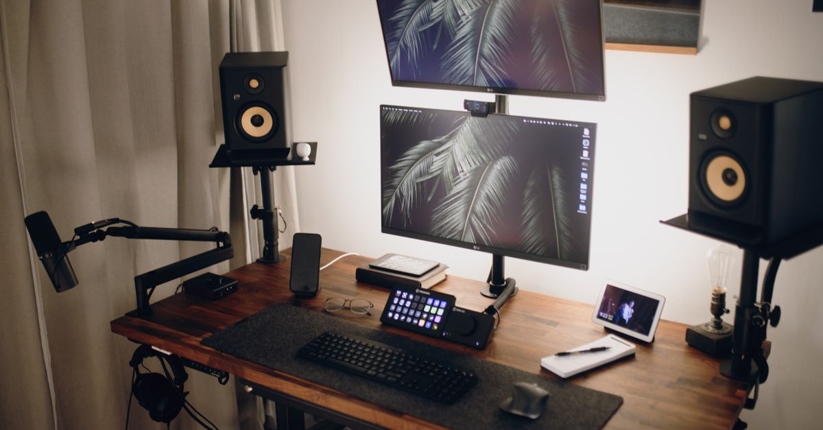 Streamous: inside